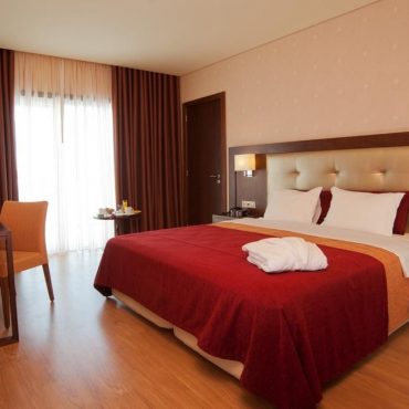 Au Palace Hotel & Spa - Termas de São Miguel situé au pied de la Serra da Estrela, à Fornos de Algodres, il dispose de 130 chambres, 17 suites, restaurant et